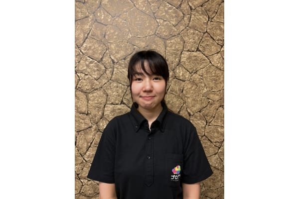 岡本彩七（おかもと　あやな）