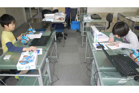 少人数制で授業を行います