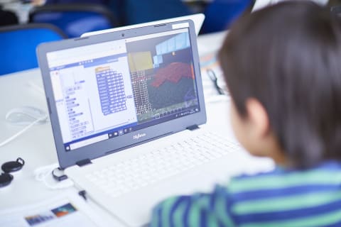 夢中になって取り組めるオリジナル教材