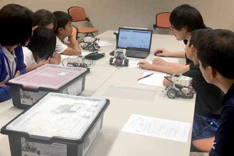 少人数制で講師との距離も近いので、ひとりひとりの可能性を伸ばします。