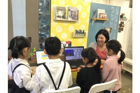 ママ先生による丁寧な指導 「学ぶって楽しいな！」