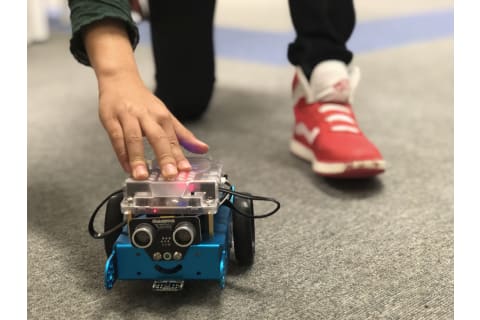 ロボットプログラミングのワークショップも行っています