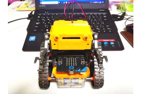 教材で使用するロボットです。無線ラジコンで走るよ！