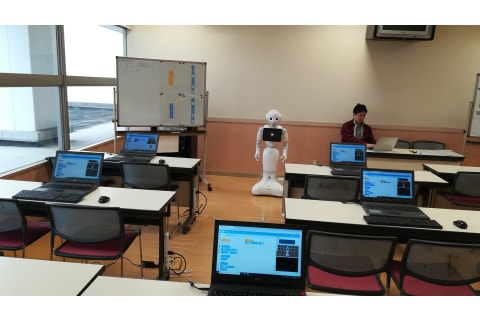 教室風景と講師