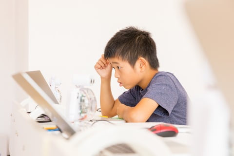 授業の子供の様子が写真と一緒にメールで届きます。