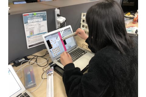 子どもたちなりに考えてもらうよう、自由なアプローチを推奨しています