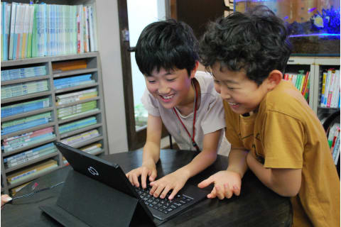 友達と一緒に入学しました。