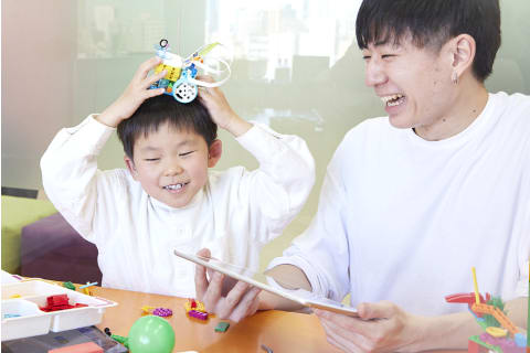 【ロボットクリエイトコース】ブロック教材でロボットを組み立て、プログラミングでを動かす