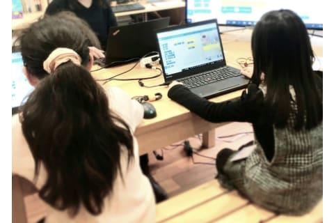 女性スタッフ在中。小さなお子さまや女の子の受講も増えています。（湯島教室）