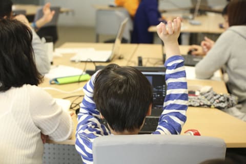 お子様一人での受講はもちろん、同一料金で親子受講が可能！