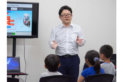 一緒に考えたりディスカッションをしながら取り組むことでチームプレイも育めます