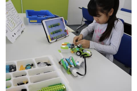 ロボット組み立てながら学べる