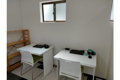 PC・タブレット・ヘッドホンの貸し出し無料！手ぶらで大丈夫です。