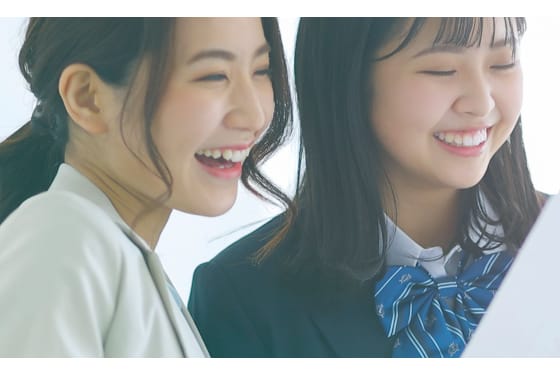 英知学館の講師と生徒