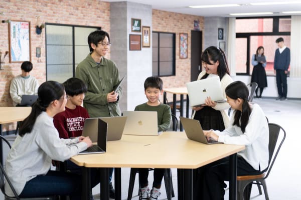 🐣 初心者でも安心 🐣 N高グループのプログラミング専門クラスを元にした実績ある授業内容！