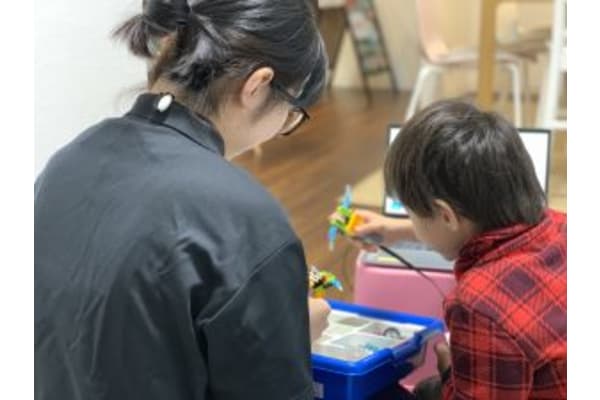 講師はITのプロのみです。