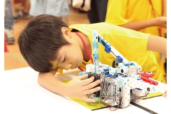 4才から16才までの豊富なカリキュラム▼4つのコース▼