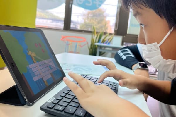 子ども達の想像力を発揮し、常識の壁を越え、万能な社会人へと育てます