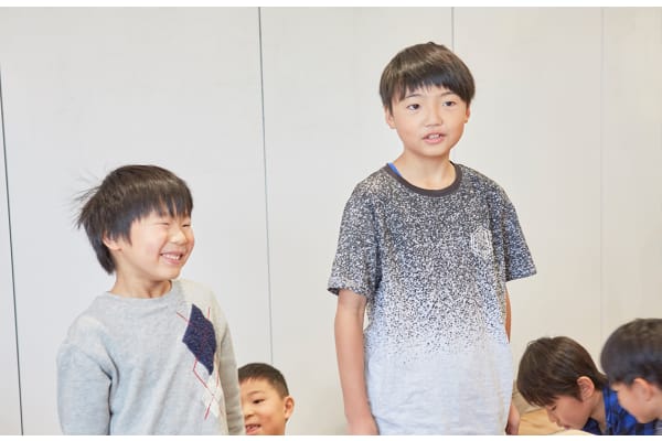 何かを発表するときは全員の前に立ってを心がけています