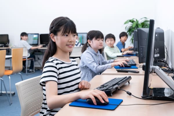 総合的なICT教育＜小学生・中学生向けのコースが充実＞