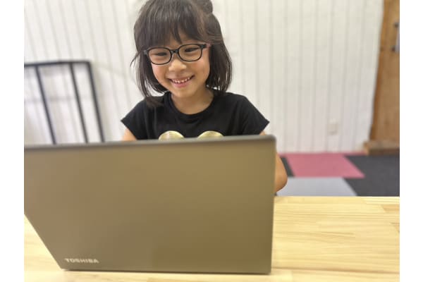 創造力を最大限に活かすための教材を採用しています