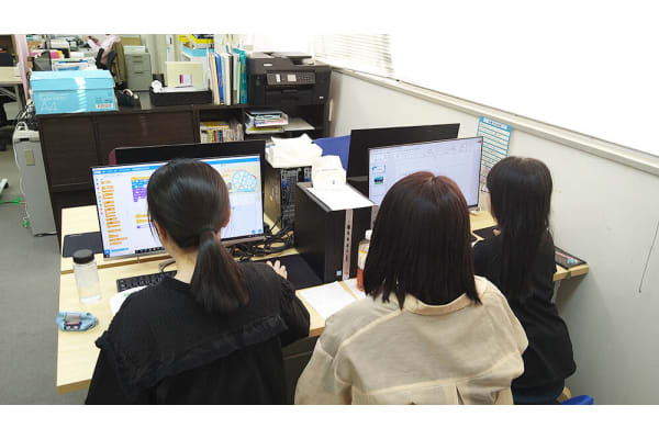 超少人数制個別指導（講師1対生徒2まで）で個別最適化