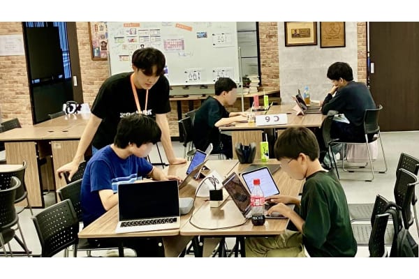 講師1人に生徒は3人まで (=´∀｀)人　ハイレベルな講師による手厚い指導でステップアップ！