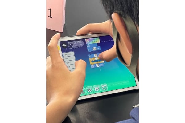 テクノロジーと仲良く暮らす、わくわく未来をドローンで体験できる！