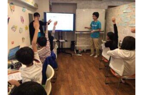 講師は現役のシステムエンジニア・プログラマーだから、安心して任せられる！