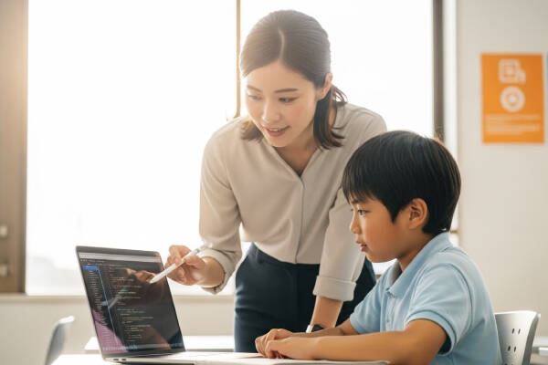 現役エンジニアが監修した、サイガク独自のカリキュラム