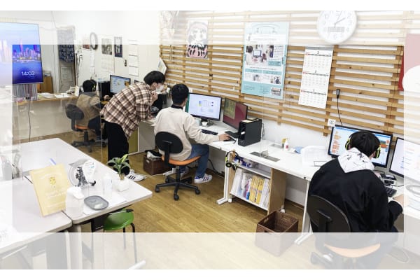 お隣の生徒さんとの距離、なんと約２メートル！