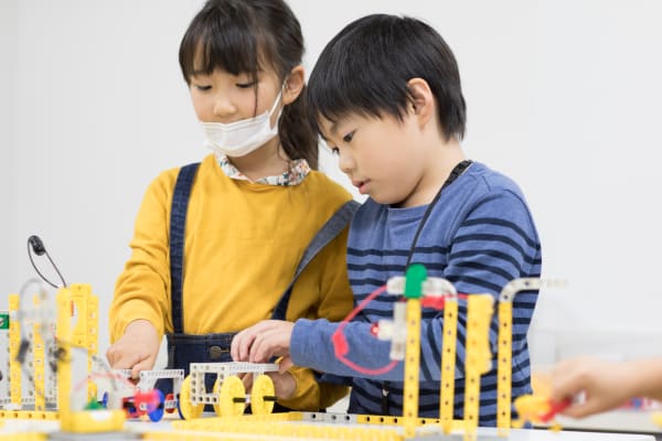 創造力・表現力・コミュニケーション力を楽しみながら育む最先端のSTEAM教育