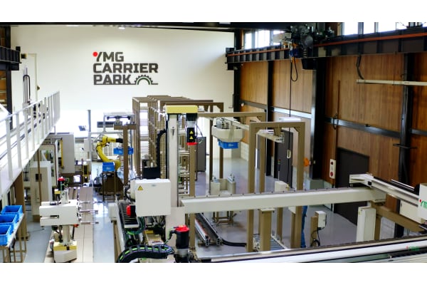 産業用ロボットメーカーと併設した施設