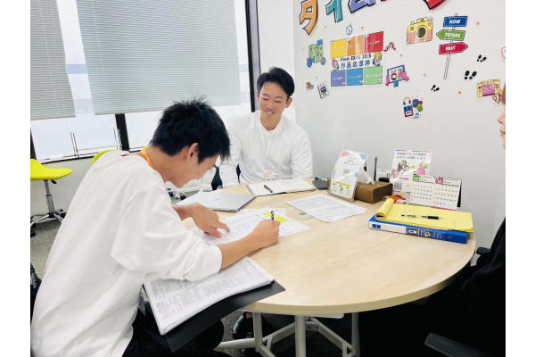 バラエティに富んだ講師陣