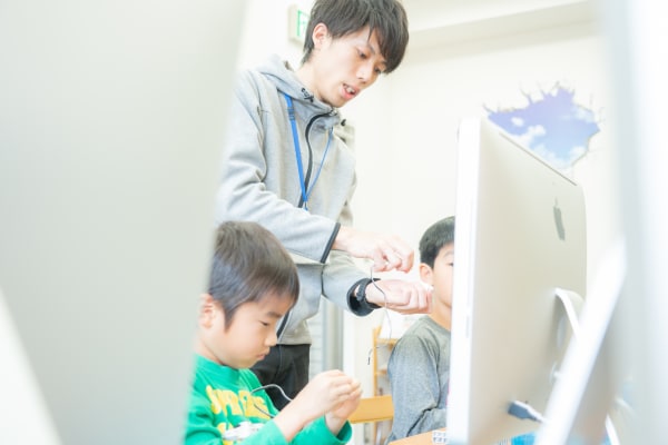 講師は現役プログラマー