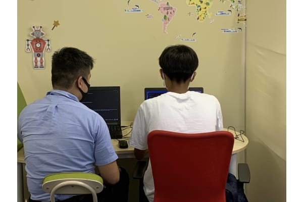 ScratchからPythonまで、さまざまなプログラミング言語を学 べます