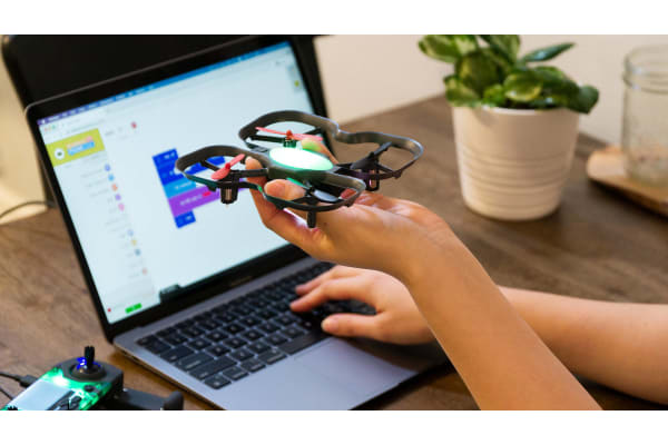 年長さん（6歳）から受講できるドローン講座