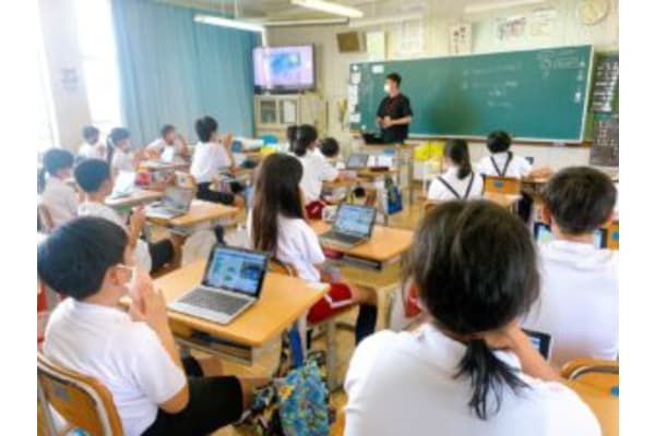 公立小学校でも評価が高いSTEMONのプログラミング・STEAM教育！