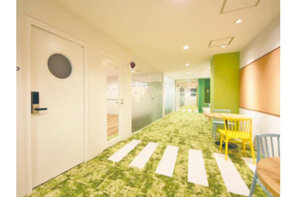 自由で開放感ある教室デザイン