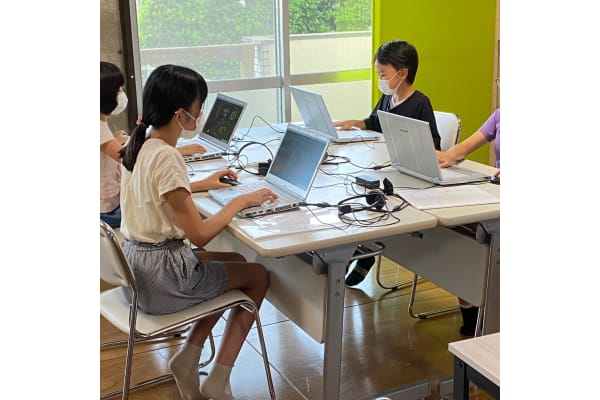 一クラス４～５人の少人数個別制