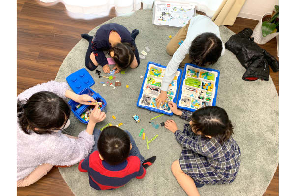 少人数制・年齢混合・90分授業で集中する環境を整えております。