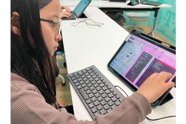 レベルや学習ペースに合わせて一人ひとりに個別最適化されたレッスン