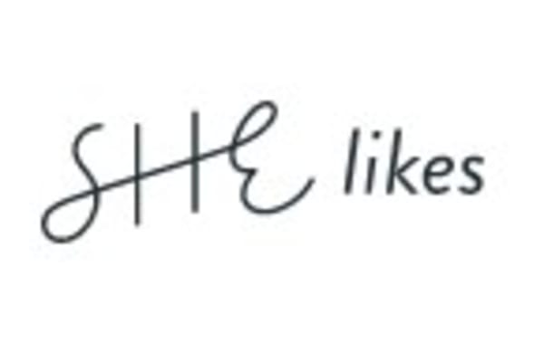 SHElikes(シーライクス) のロゴ