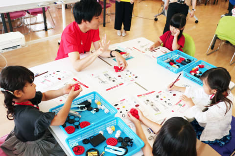 ブロックでロボット製作教室