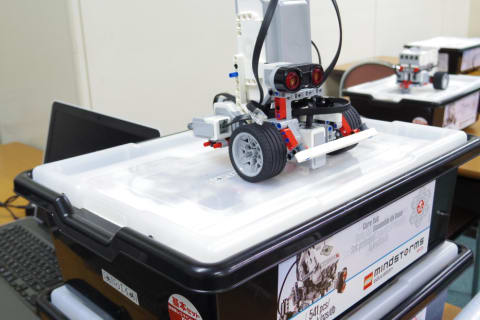 メイン教材「教育版レゴ®マインドストーム®EV3」