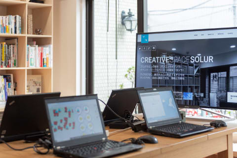 教室内の様子です。フリースタイルで学習しよう！