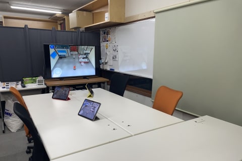 そろばん教室の隣にﾌﾟﾛｸﾞﾗﾐﾝｸﾞ教室があります。 iPadのレンタルもご相談ください。