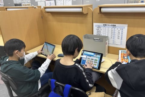 楽しくプログラミングを学べます！
