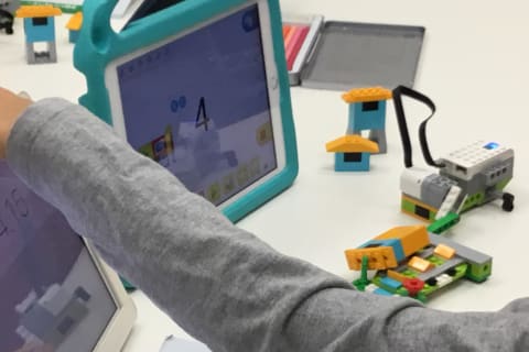 作ったロボットをプログラミング