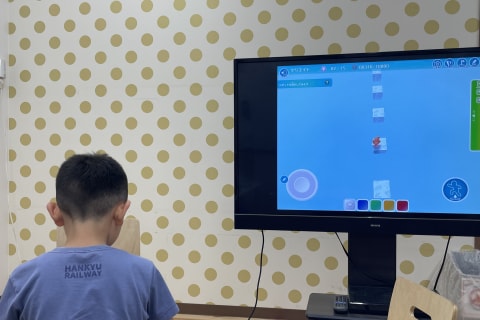 月に一度はプログラミング発表会です